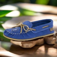 Load image into Gallery viewer, Ladies Laurentian Chief Indoor and Outdoor Moccasins