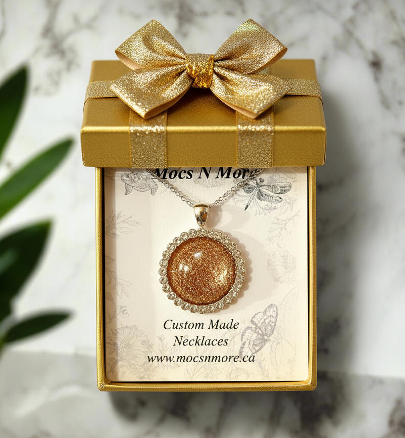 Daring Pendant Necklace - Handcrafted Epoxy Resin