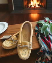Load image into Gallery viewer, Indigenous Handmade Moose Hide Moccasins - Ladies Beaded