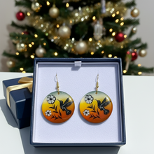 Load image into Gallery viewer, Mocs N More Earrings - Hummingbird and Flowers