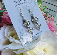 Load image into Gallery viewer, Mocs N More Earrings - Hummingbird Love