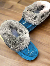 Load image into Gallery viewer, Ladies Moccasins - Laurentian Chief Moccasins Aqua