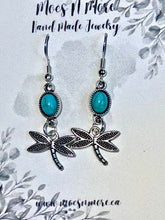 Load image into Gallery viewer, Mocs N More Earrings - Beautiful Dragonfly