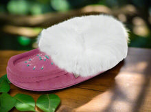 Load image into Gallery viewer, Ladies Moccasins -Laurentian Chief Moccasins Fuchsia