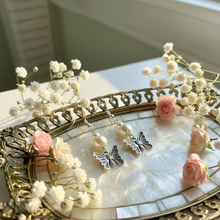 Load image into Gallery viewer, Artisan jewelry tray with floral background