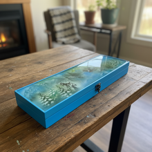 Load image into Gallery viewer, Box on table