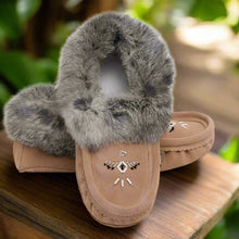 Load image into Gallery viewer, Ladies Moccasins - Laurentian Chief Moccasins Cappucino