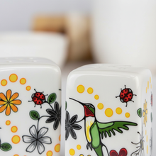 Load image into Gallery viewer, Close-up detail of hummingbird design