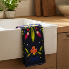 Load image into Gallery viewer, Cozy farmhouse kitchen