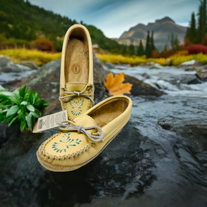 Ladies Beaded Smooth Moose Hide Moccasins