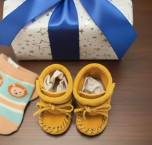 Load image into Gallery viewer, Baby Wrap A Round Moccasins - Tan