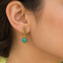Load image into Gallery viewer, Single-leaf earrings lifestyle image